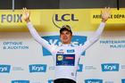 Český cyklista Mathias Vacek v bílém dresu po čtvrté etapě Tour de France 2026