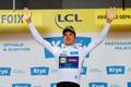 Český cyklista Mathias Vacek v bílém dresu po čtvrté etapě Tour de France 2026