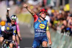 Mads Pedersen slaví triumf ve čtvrté etapě Tour de France 2026.
