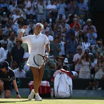 Karolína Muchová slaví postup ze čtvrtfinále Wimbledonu 2026.