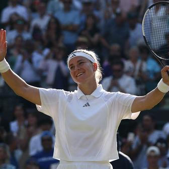 Karolína Muchová slaví postup ze čtvrtfinále Wimbledonu 2026.