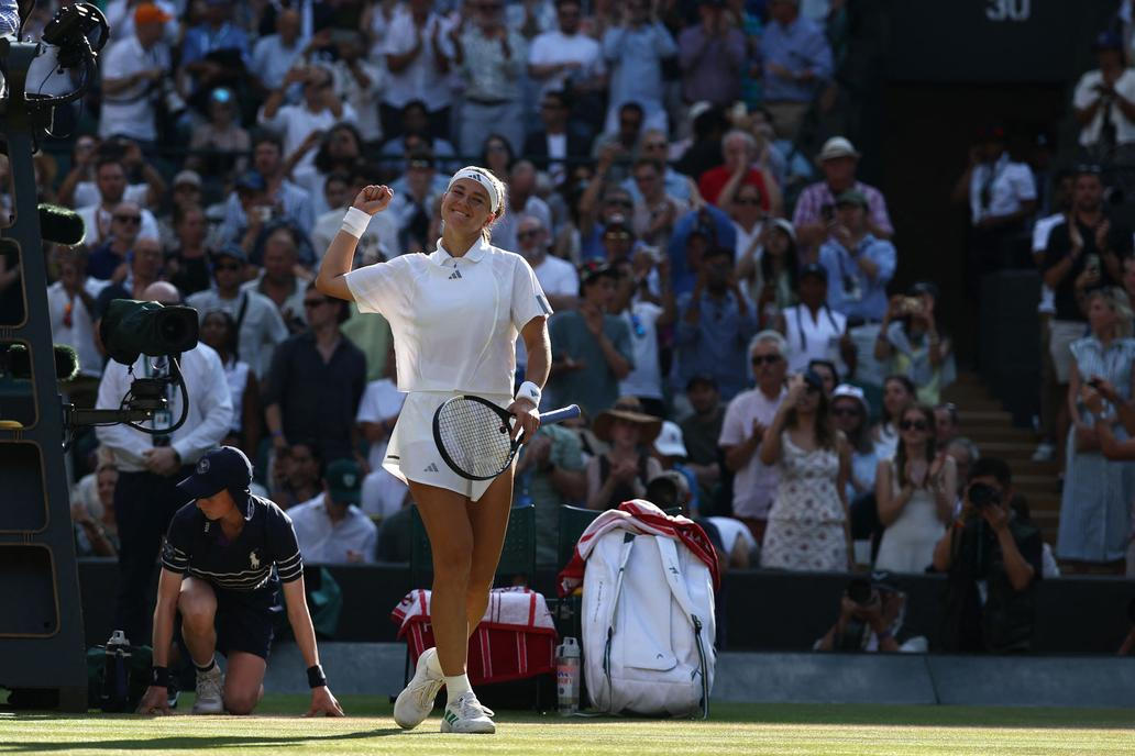 Karolína Muchová slaví postup ze čtvrtfinále Wimbledonu 2026.