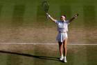 Karolína Muchová slaví postup ze čtvrtfinále Wimbledonu 2026.