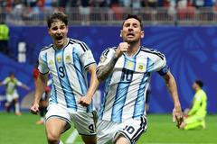 Lionel Messi slaví gól v osmifinále MS 2026 mezi Argentinou a Egyptem.