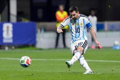 Lionel Messi neproměňuje penaltu v osmifinále MS 2026.