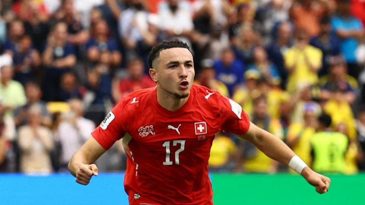 Švýcar Rubén Vargas překonal v rozstřelu osmifinále MS 2026 kolumbijského jmenovce Camila Vargase.