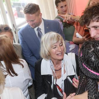 Sestra Jany Švandové na přehlídce návrhářky Martiny Pipkové Loudové