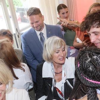 Sestra Jany Švandové na přehlídce návrhářky Martiny Pipkové Loudové