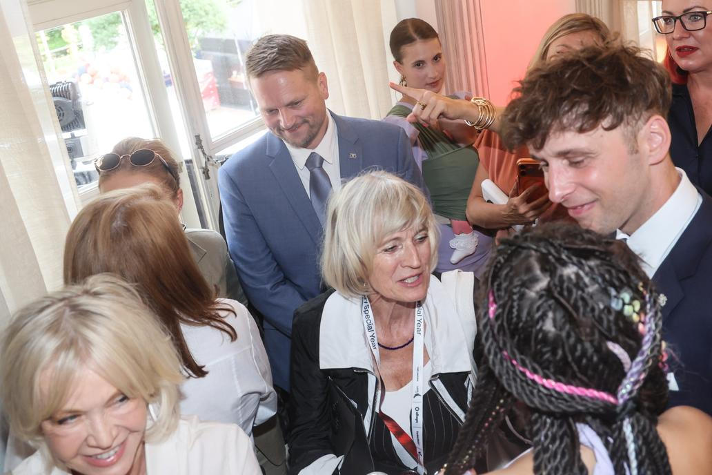 Sestra Jany Švandové na přehlídce návrhářky Martiny Pipkové Loudové