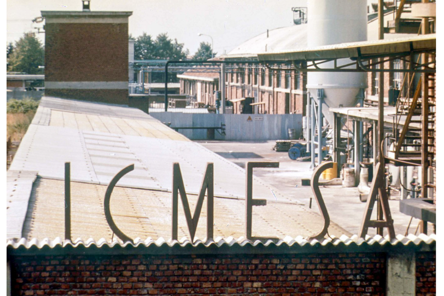 Továrna stála na okraji města. Seveso 1976: – chemický Černobyl: 30 kg jedu a tváře poznamenané navždy, Magazín, codagalerie