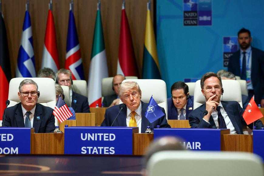 Trump začal zostra: "Stáhneme se z Evropy, NATO mi nedělá radost". Jednu zemi už odepsal