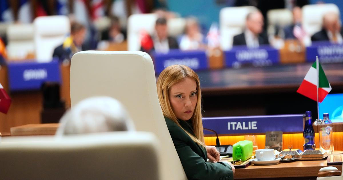 "Nesahejte na královnu!" Trumpem deptaná premiérka získává v NATO nové zastánce