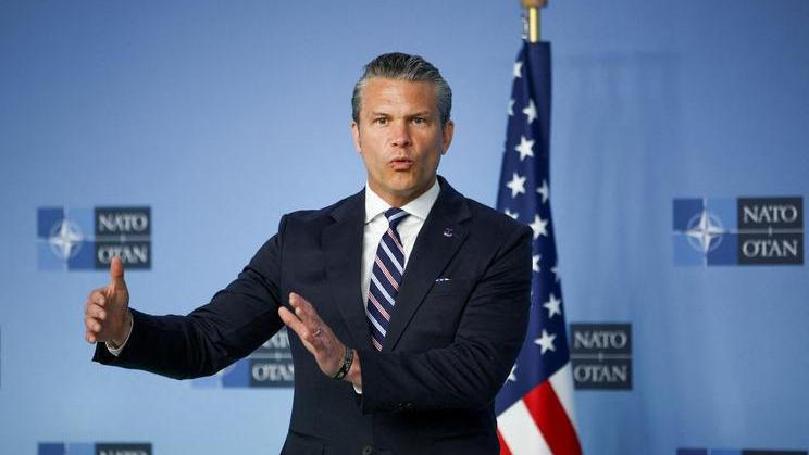 Americký ministr obrany Pete Hegseth.
