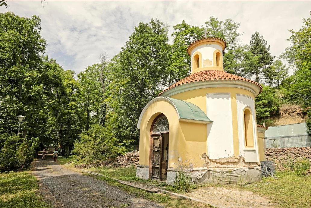 Korozluky, Mostecko, Miroslav Perout, Jana Peroutová, manželé, zámek Korozluky