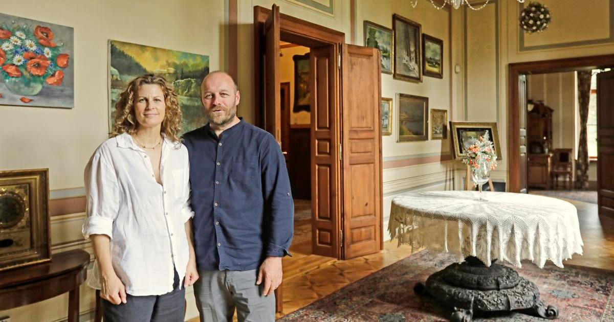 Romantika? Ani omylem. Manželka zámeckého pána popsala drsnou realitu v ruině bez oken