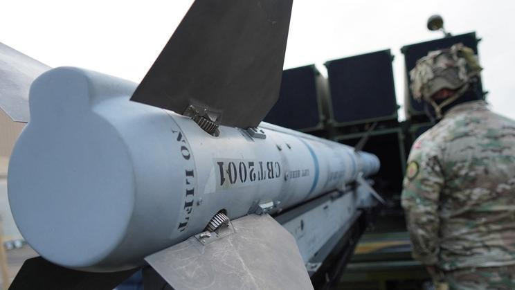 Rozhodnutí belgického ministerstva obrany pořídit si systém NASAMS (na snímku) přichází v době, kdy se vláda rozhodla si jednu jednotku „pronajmout“; ta ale dorazí až v polovině příštího roku. 