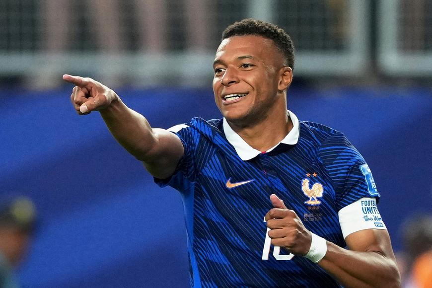 Francie - Maroko. Čtvrtfinále slibuje třaskavý duel, na Mbappého spustili fanoušci pískot