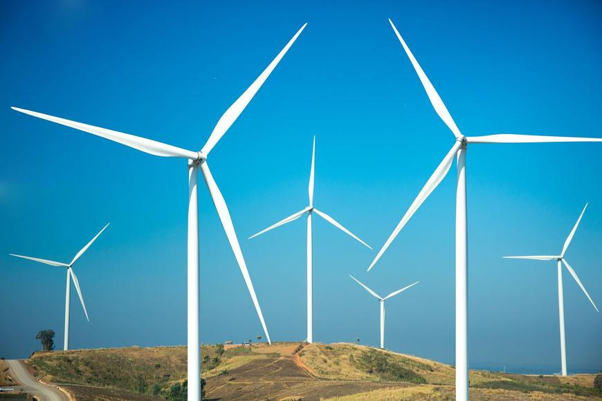 Veřejné dotace loni ovládly energetické firmy