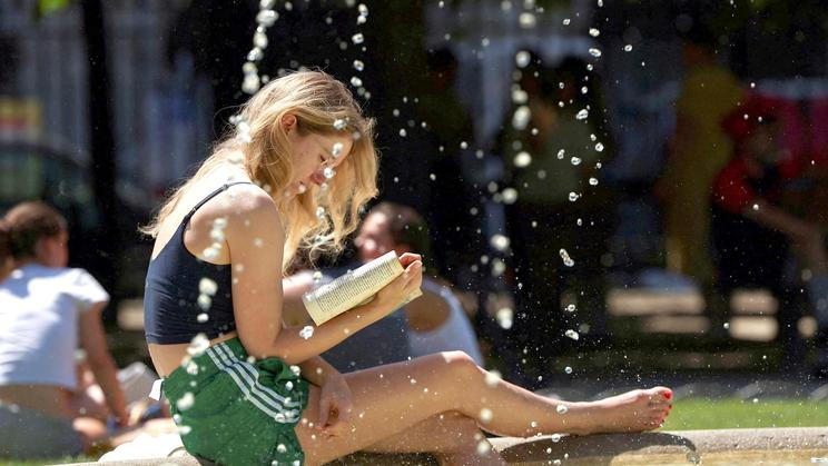 Heatwave persists in Paris