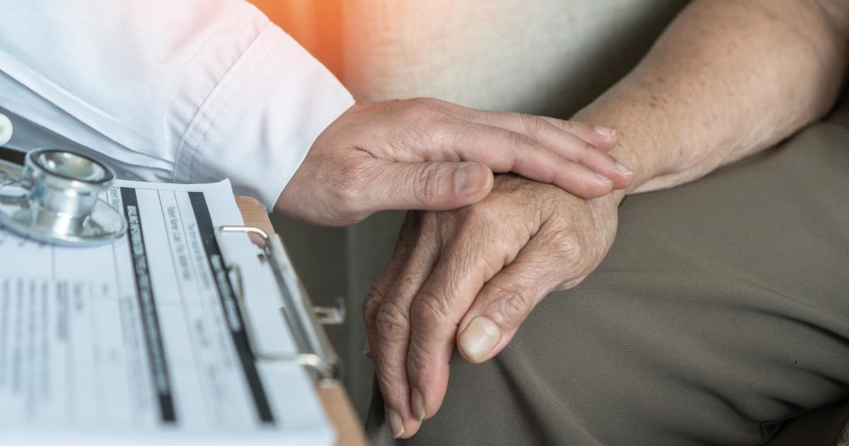 Mezinárodní studie zveřejněná v odborném časopise Neurology odhalila dosud málo známý, ale znepokojivý příznak spojený s Alzheimerovou chorobou