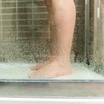 V horku to dělá skoro každý. Pět běžných návyků může skončit plísní, infekcí i intimními potížemi.