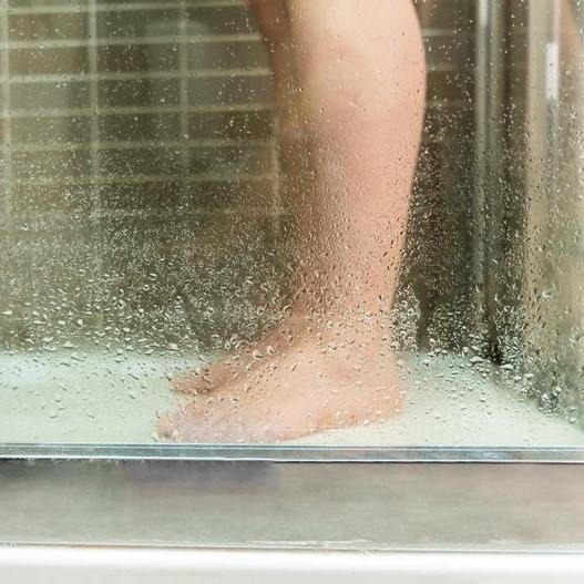 V horku to dělá skoro každý. Pět běžných návyků může skončit plísní, infekcí i intimními potížemi.