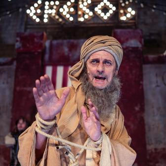 Premiérou letošních Letních shakespearovských slavností je Komedie omylů v režii Vojtěcha Štěpánka.