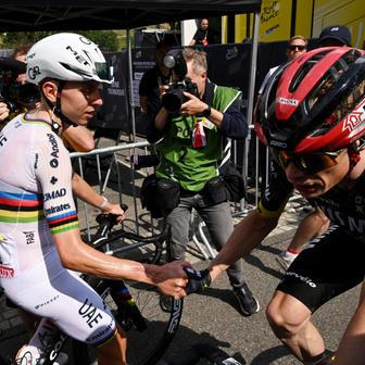 Tadej Pogačar a Jonas Vingegaard po šesté etapě Tour de France 2026