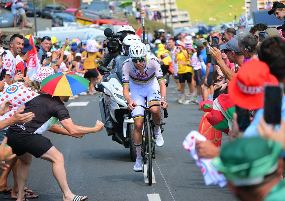 Tadej Pogačar v šesté etapě Tour de France 2026