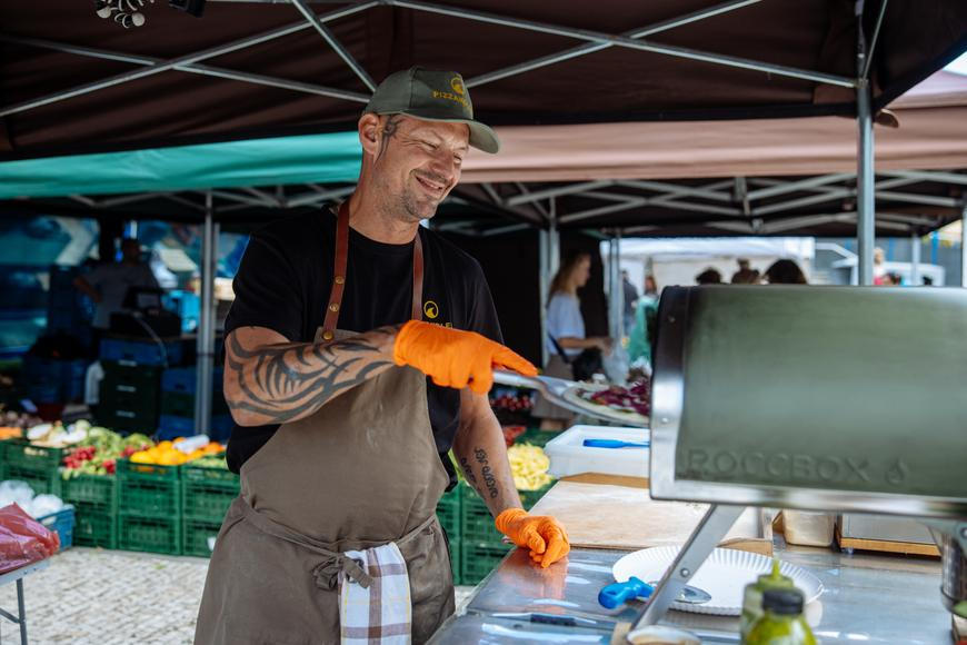 Pizzerie, kterou na mapě nenajdete. Zdeněk ji vozí na kole i tam, kde by ji nikdo nečekal