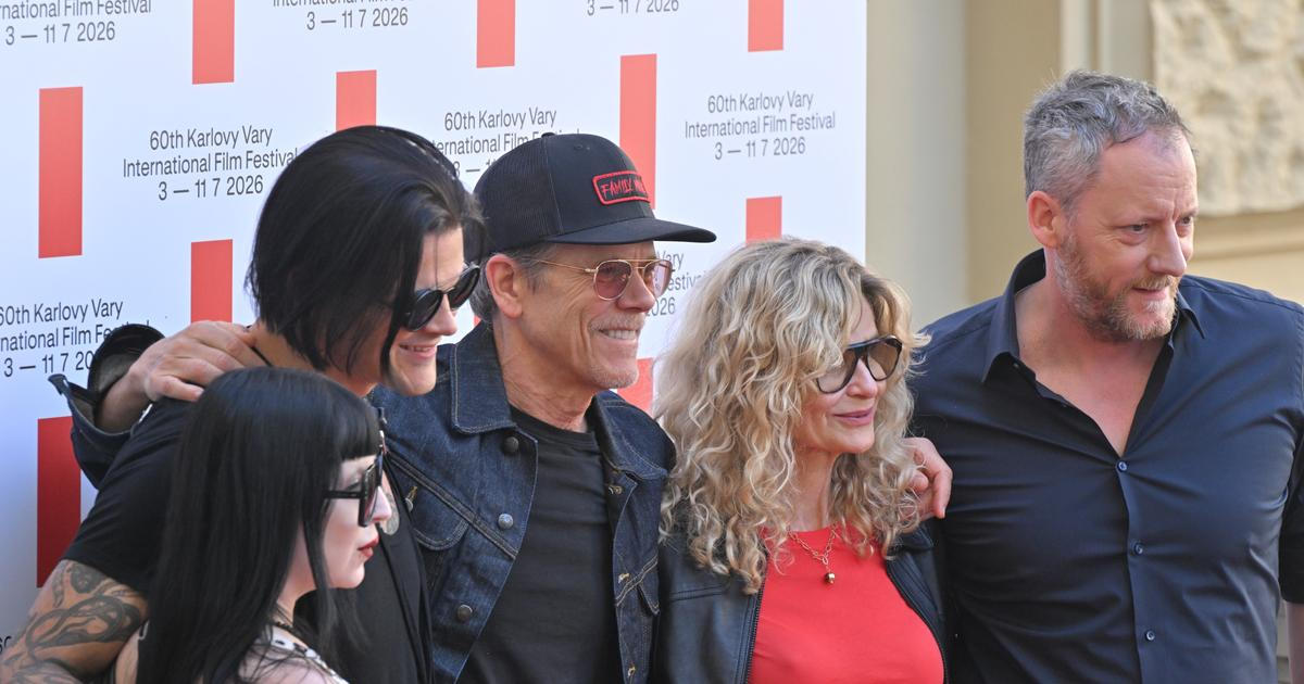 Herec Kevin Bacon přijel na festival i s manželkou a dětmi. Večer uvedou svůj film