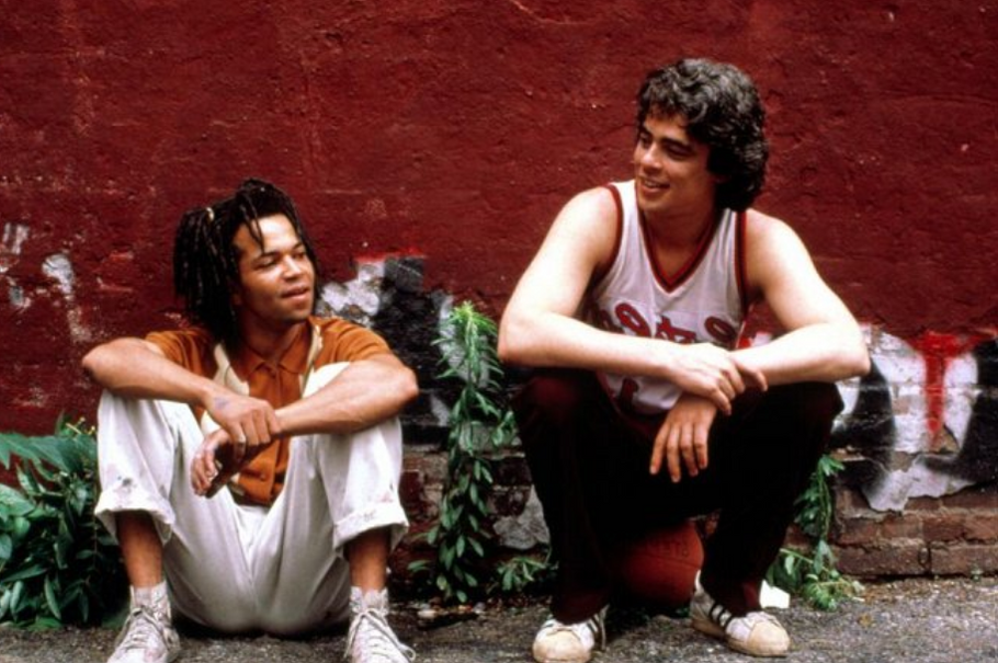 Jeffrey Wright a Benicio Del Toro ve filmu Basquiat (1996).