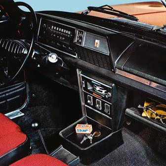 Až později dostalo při jedné z modernizací auto modernější řešení.