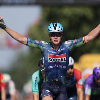 Tim Merlier v cíli osmé etapy Tour de France 2026