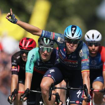 Tim Merlier v cíli osmé etapy Tour de France 2026