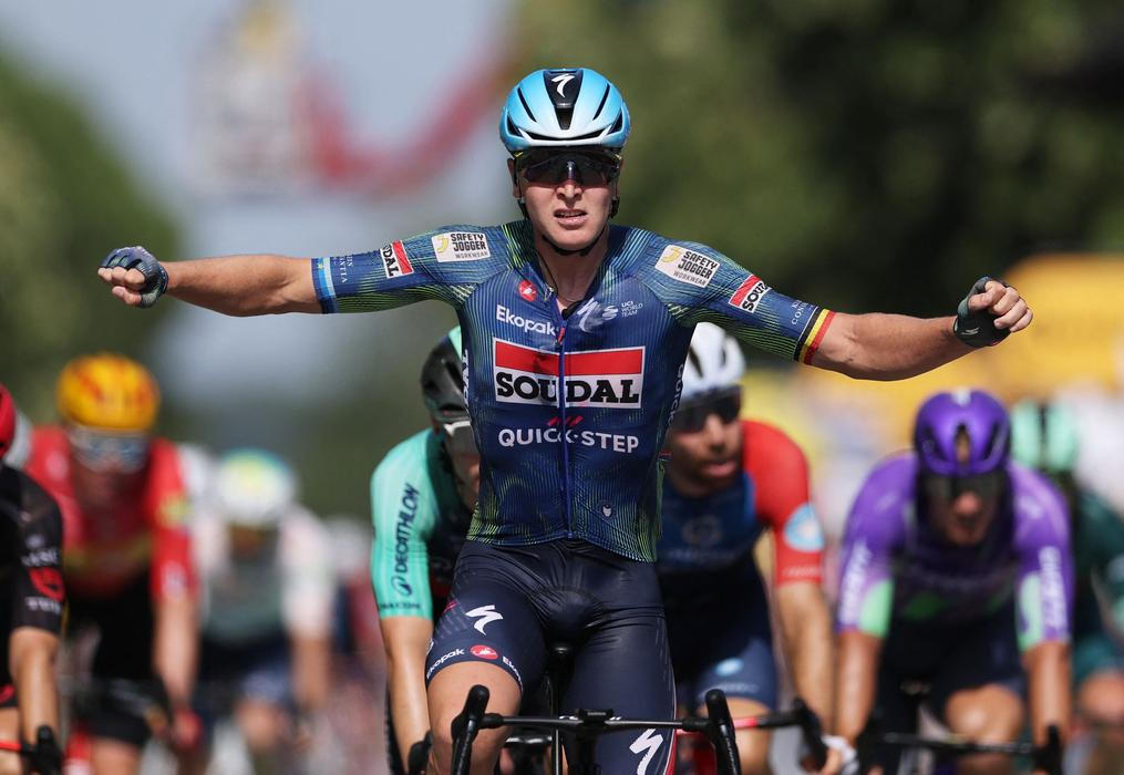 Tim Merlier v cíli osmé etapy Tour de France 2026
