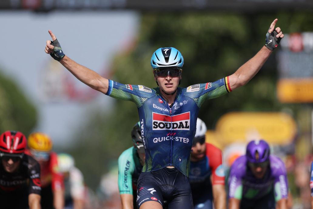 Tim Merlier v cíli osmé etapy Tour de France 2026