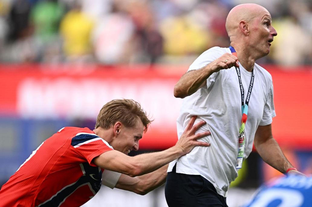Martin Ødegaard a norský trenér Ståle Solbakken na MS 2026