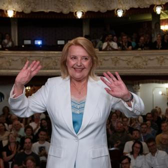 Magda Vášáryová