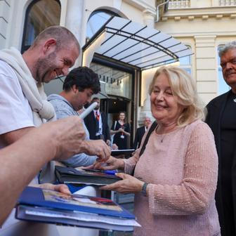 Magda Vášáryová