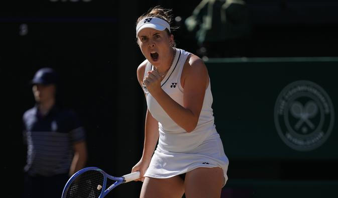 Linda Nosková ve finále Wimbledonu 2026 s Karolínou Muchovou
