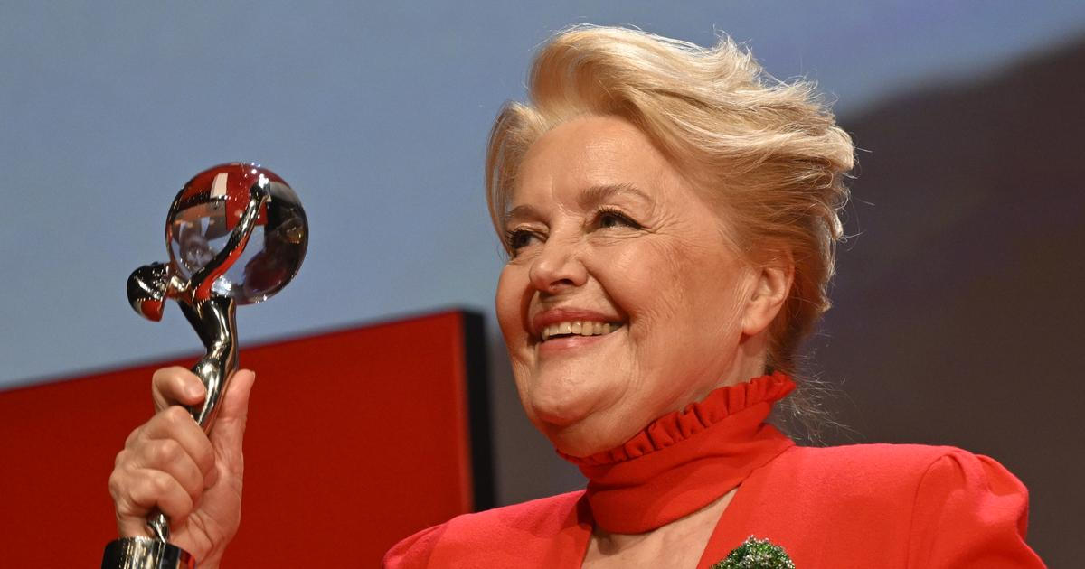 Herečka a diplomatka Magda Vášáryová obdržela Cenu prezidenta MFF Karlovy Vary