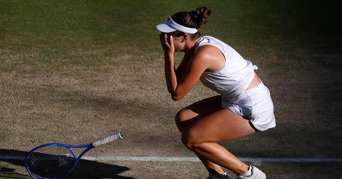 Z historického zápasu udělaly Češky parádní drama. Bitvu o Wimbledon vyhrála Nosková