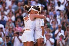 Karolína Muchová a Linda Nosková po finále Wimbledonu 2026