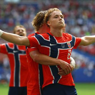 Andreas Schjelderup slaví gól ve čtvrtfinále MS 2026 Anglie - Norsko