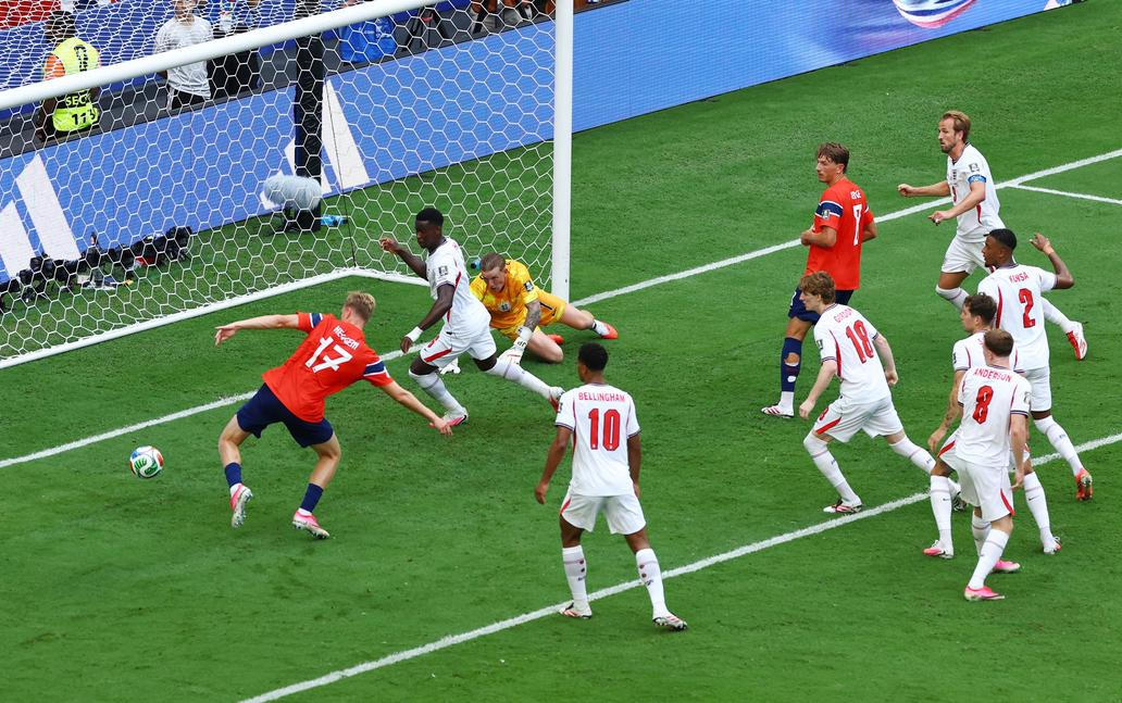 Neuznaný gól Tornbjörna Heggema ve čtvrtfinále MS 2026 Anglie - Norsko