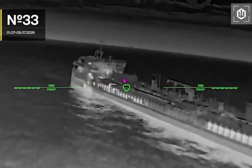 Ukrajinští „ohniví ptáci“ drtí tankery. Rusové uzavřeli klíčovou vodní cestu
