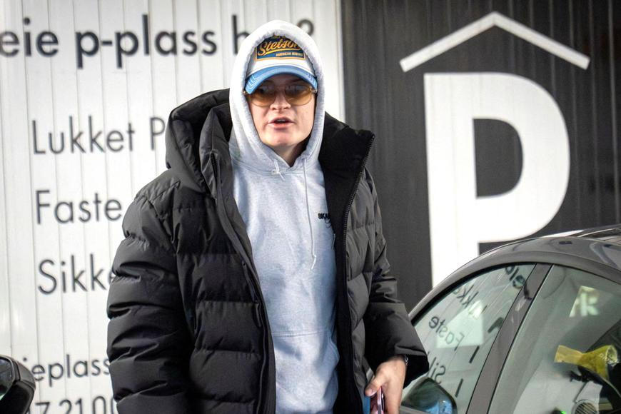 Syn norské korunní princezny opustí vazbu, na verdikt odvolacího soudu počká doma