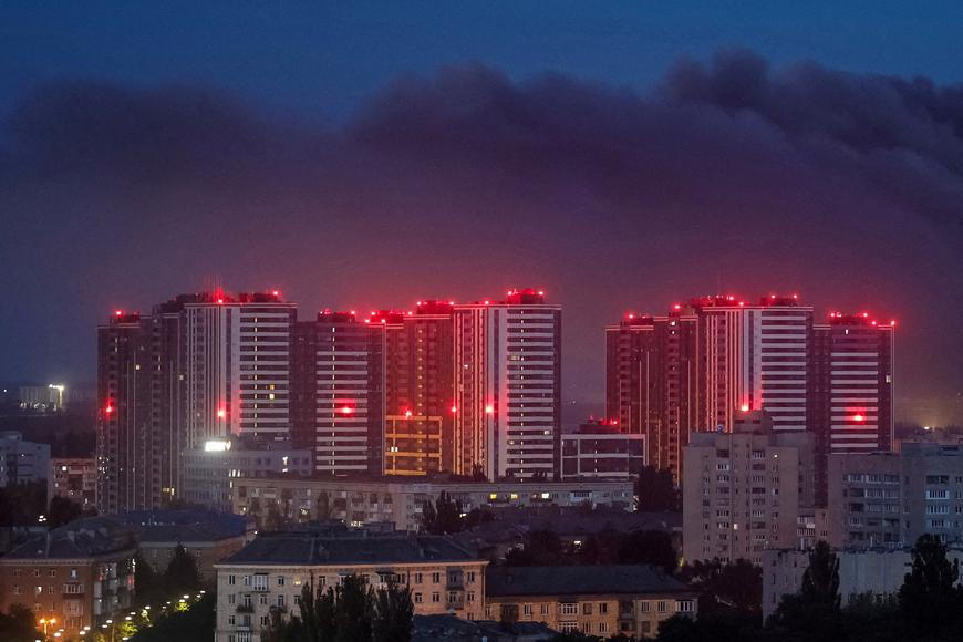 Ukrajinské drony opět zaútočily na ruské rafinerie i Sevastopol
