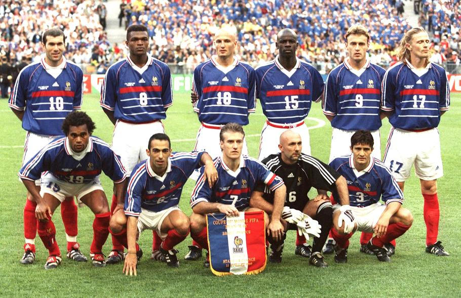 Francouzský reprezentační tým z roku 1998 byl namixovaný zhruba půl na půl mezi bílými Francouzi a potomky přistěhovalců – Afričanů a Arabů. 